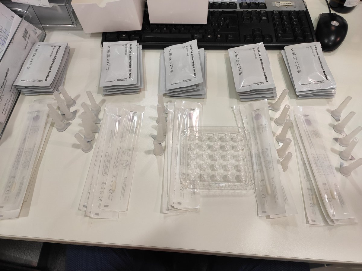 PatFehlmann's tweet photo. Beim Umpacken von Covid-19 Selbsttests ist gute AVOR die halbe Miete. Habe in 3.5h 650 Stück geschafft https://t.co/5c2bRtZoWG