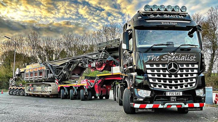 The Black Eagle Has Landed! Ron Priest from @dcs_logistics has posted some more fabulous photos to #captureofthequarter. This is one of our favourites.