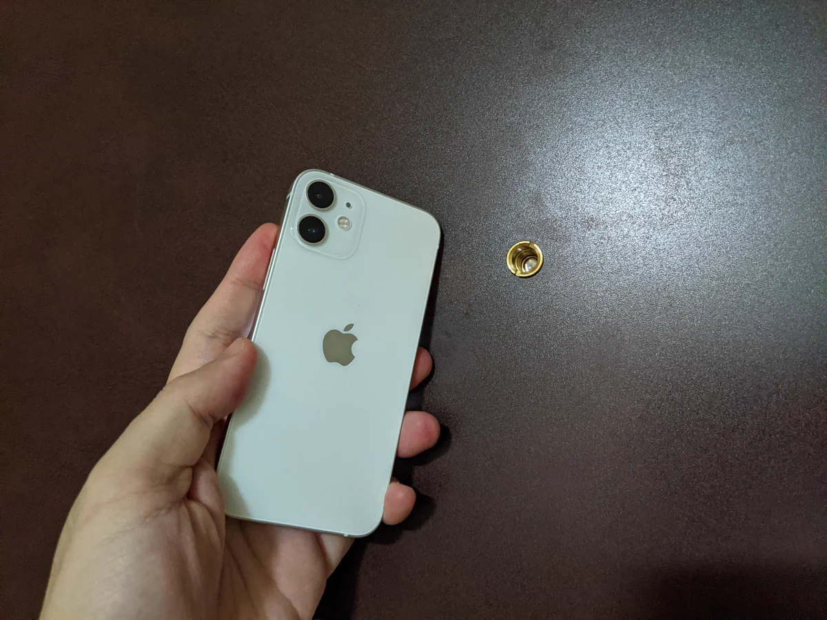 ところでこの話したっけ？スマホのカメラで「ドアスコープ」が綺麗に見れる上に撮影まで出来る話し。