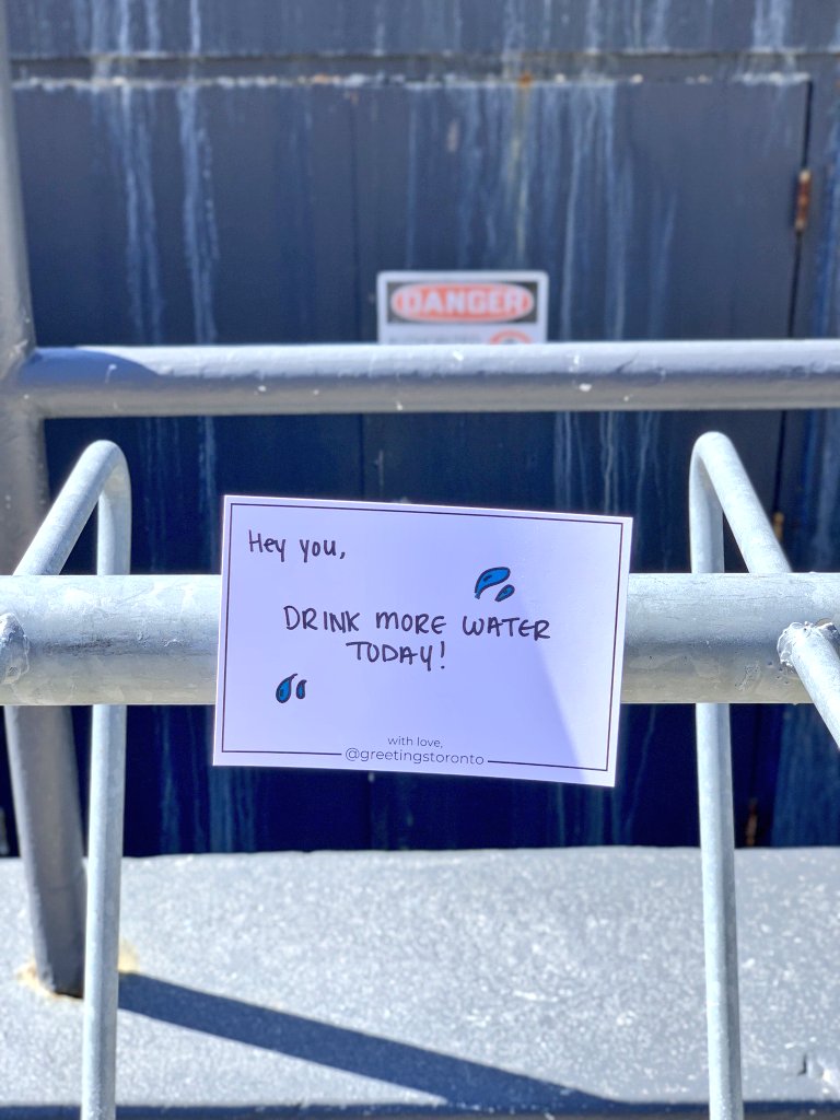 Goodable's tweet image. Not to alarm anyone, but someone's been going around Toronto, Canada, leaving notes of support and encouragement in random places.

And it's awesome.

🇨🇦