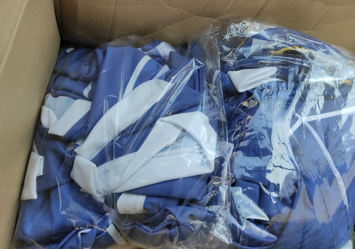 MelillaTitans's tweet photo. ¡Ya han aterrizado en Melilla!🛬
Gracias, @OceanlabES.🥰💙
#melillasportcapital #gomsc https://t.co/9E6xlO1PjF