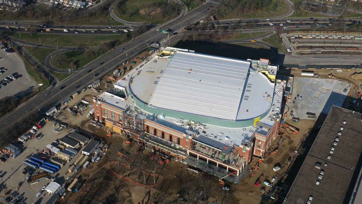 NYIBelmont's tweet photo. Rolling at the Coli and Belmont! #Isles 
(📸: @TomKaminskiWCBS) https://t.co/OhL9DzpJFK