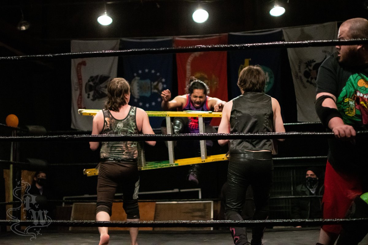 PizzaPartyPro's tweet photo. Pizza Party scrambles be like 🤯
📸: Paige Watchey Photography
#CakeOver replay is up now on @indiewrestling!
https://t.co/e0V4pZ3uex https://t.co/PLCAlEdc9x