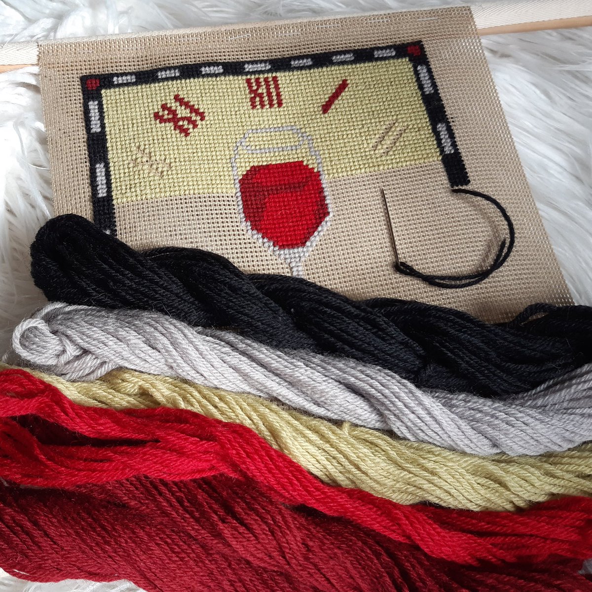 TheNakedCanvas's tweet photo. What did we indulge in over Easter? Stitching of course 😉
It was a productive weekend - Red Wine O'clock is coming along 🍷 And we may have drunk a glass or two for inspiration...
#needlepoint #tapestry #designinterior #wineoclock #lockdowncrafts #redwine #indiebusiness #wool https://t.co/WyTmICt4vm