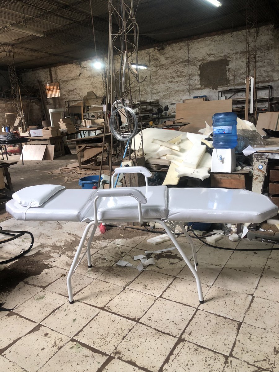 AGimenez9's tweet photo. Conociendo la escasez de comodidad en nuestros hospitales, estoy fabricando estas camillas reclinables a 1.200.000 gs, les agradecería un RT para poder llegar a más personas y que conozcan mi trabajo, hacemos precio mayorista! 
@multiformas_al en Instagram 
Muchas gracias https://t.co/JRUC5OiM7M