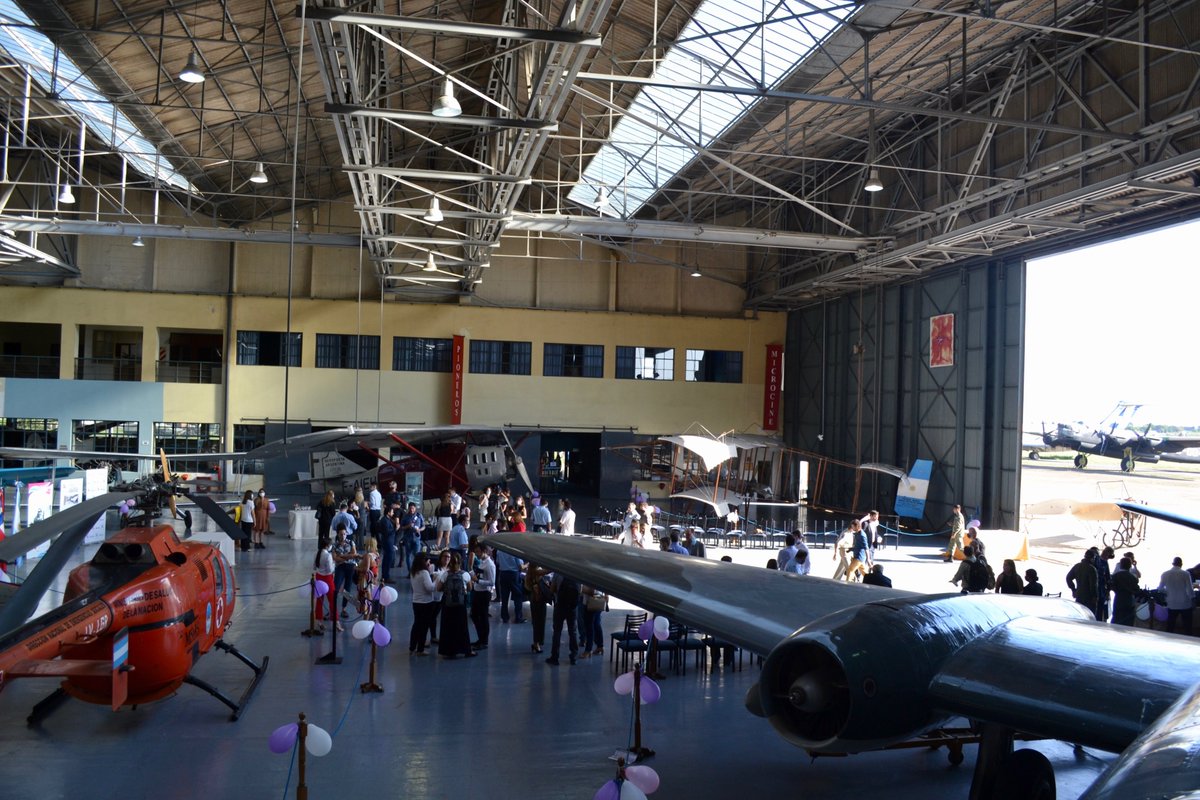 Ayer, la Sra Embajadora de 🇫🇷 en 🇦🇷, <a href="/SchererEffosse/">C. Scherer-Effosse</a>, en el Museo Nacional de Aeronáutica, tuvo el agrado de participar de la presentación de la emisión postal homenaje del <a href="/CorreoOficialSA/">Correo Argentino</a> organizada por <a href="/amaar_ok/">AMAA - ASOC. MUJERES EN AVIACION ARGENTINA</a>, dedicada a la aviadora francesa Adrienne Bolland 🌎🛩️