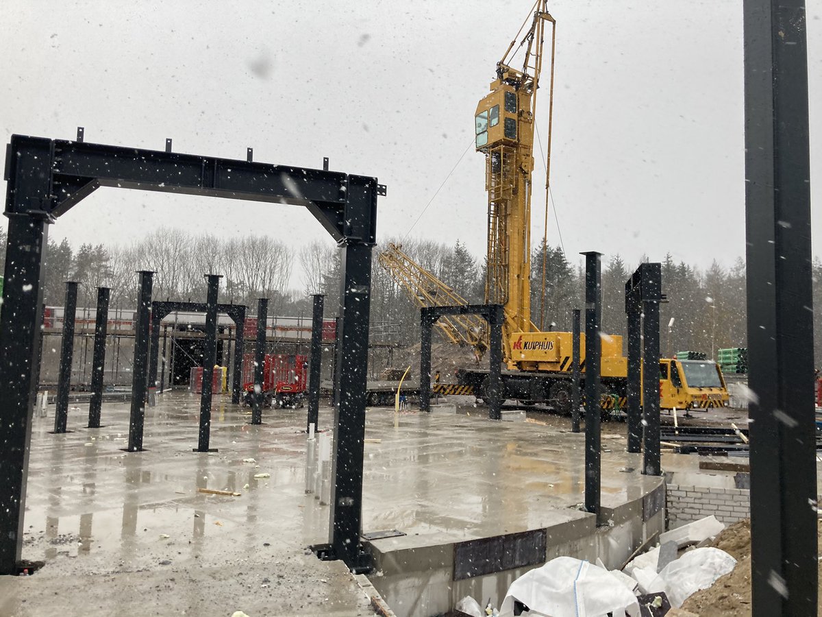 Niels Slotman (@nielsslotman) on Twitter photo Onder winterse omstandigheden is gestart met de opbouw staalconstructie van het Dr Vospaviljoen! Nieuwbouw Zorgappartementen Kronnenzommer! <a href="/ZorgAccent_nl/">ZorgAccent</a> <a href="/GoossenTePas/">Goossen Te Pas</a> Onder winterse omstandigheden is gestart met de opbouw staalconstructie van het Dr Vospaviljoen! Nieuwbouw Zorgappartementen Kronnenzommer! <a href="/ZorgAccent_nl/">ZorgAccent</a> <a href="/GoossenTePas/">Goossen Te Pas</a>