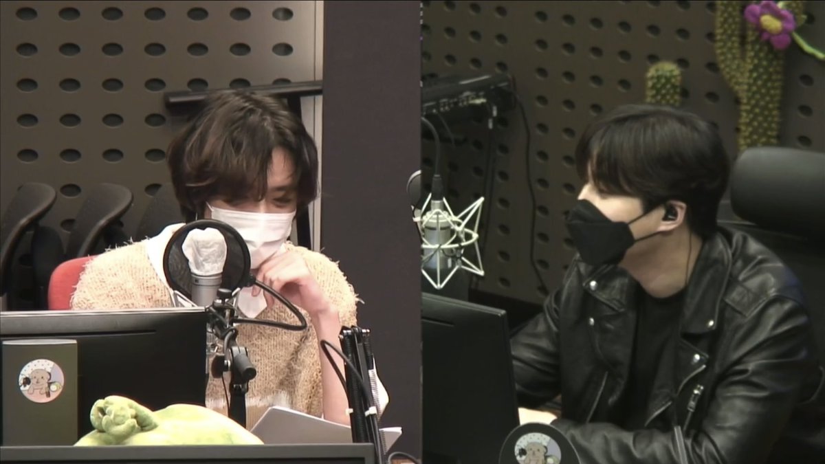 bamrivia's tweet photo. 210406 데키라 키스팝스 범규 FULL
📼 https://t.co/ZqX61bSr7M https://t.co/PWzWXbUwS5