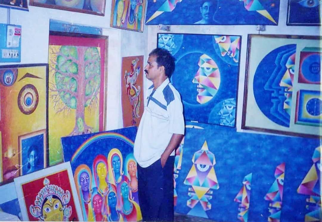 I feel the Soul of painting
Sometimes I talked with my paintings and try to understand their pain, agony and unspoken language of their inner heart
So I always live Alone with my paintings 
#NFT  #NFTartists #NFTs #nftcollector #nftart #nftcollectors #NFTartists #NFTCommunity
