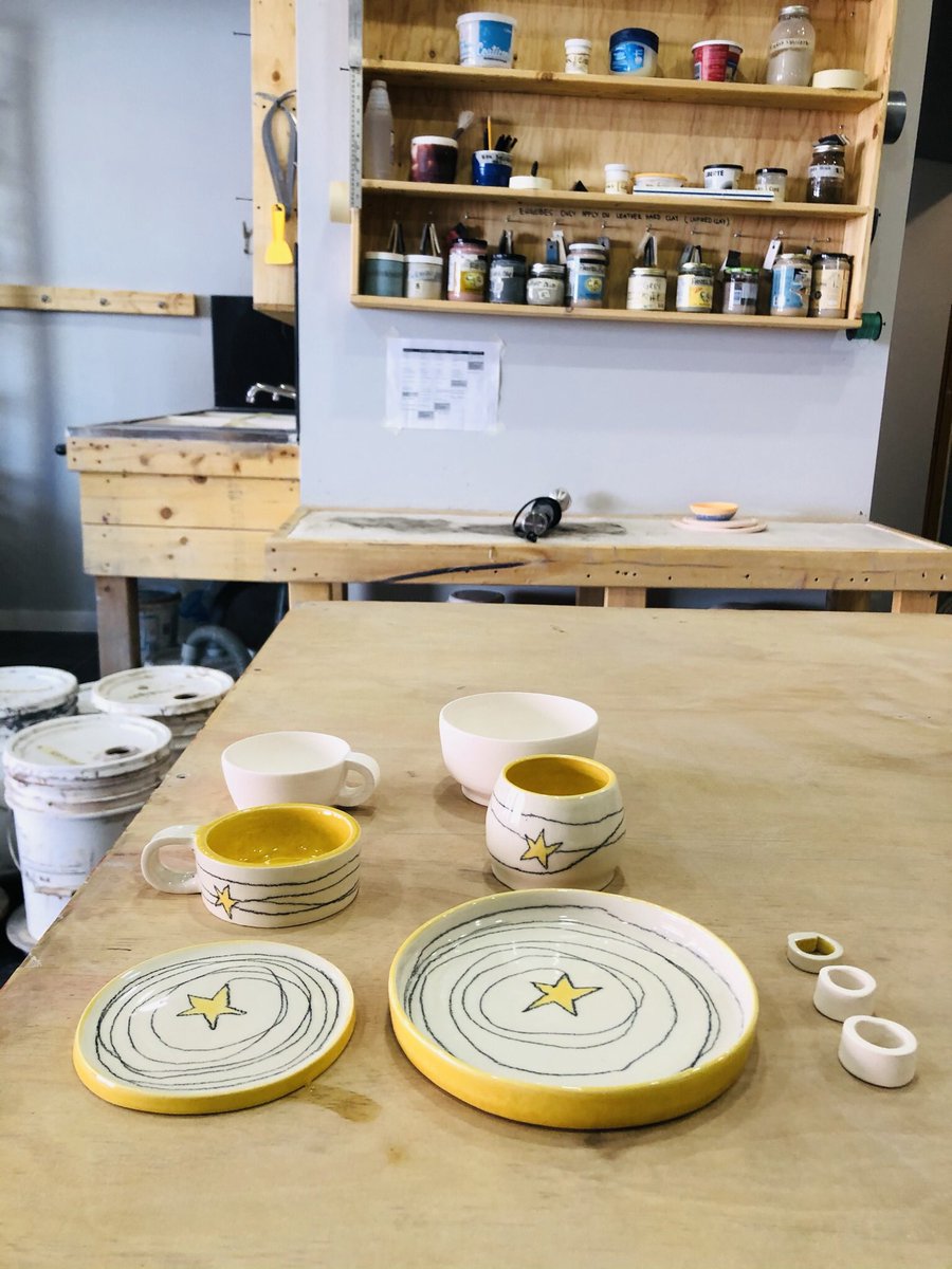 caracarmina's tweet image. Last production on the second last week of my #ceramicsclass at Atelier Forma!

Still looking for the perfect cup! Loving the rings and the plates! And also the stars!!!

#caracarmina #ceramics #learningceramics #ceramiques #etoiles #stars #plates #cups #ring #happyseñorita