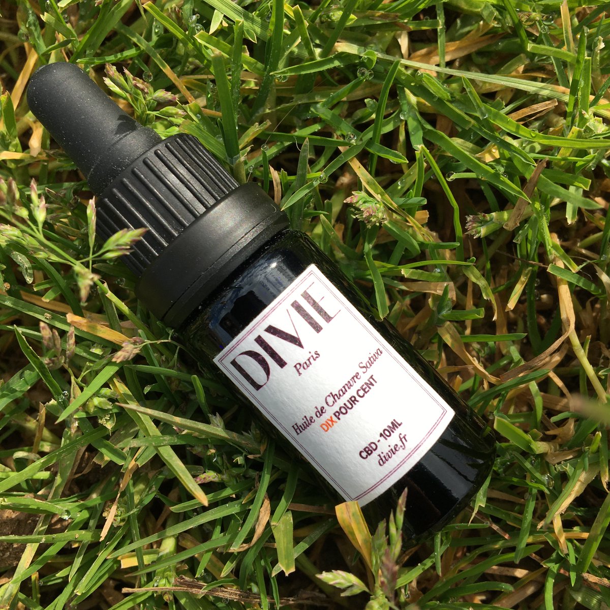 Whitou's tweet photo. Vous avez déjà testé le #CBD ? Après quelques jours d'utilisation, beau soulagement des douleurs articulaires et lombaires ! #MerciDIVIE #DIVIEmefaitdubien  #MonmomentDIVIE https://t.co/I5QLCbCjtl