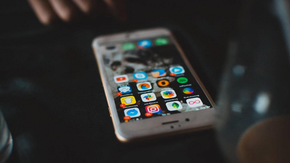 En nuestras investigaciones encontramos que la mayoría de ataques contra hombres gays suceden en sus casas. Muchos de ellos son contactados por apps de citas 📲

¿Qué información no se debería compartir en estas redes sociales para prevenir estos ataques?- bit.ly/3sUE0ch