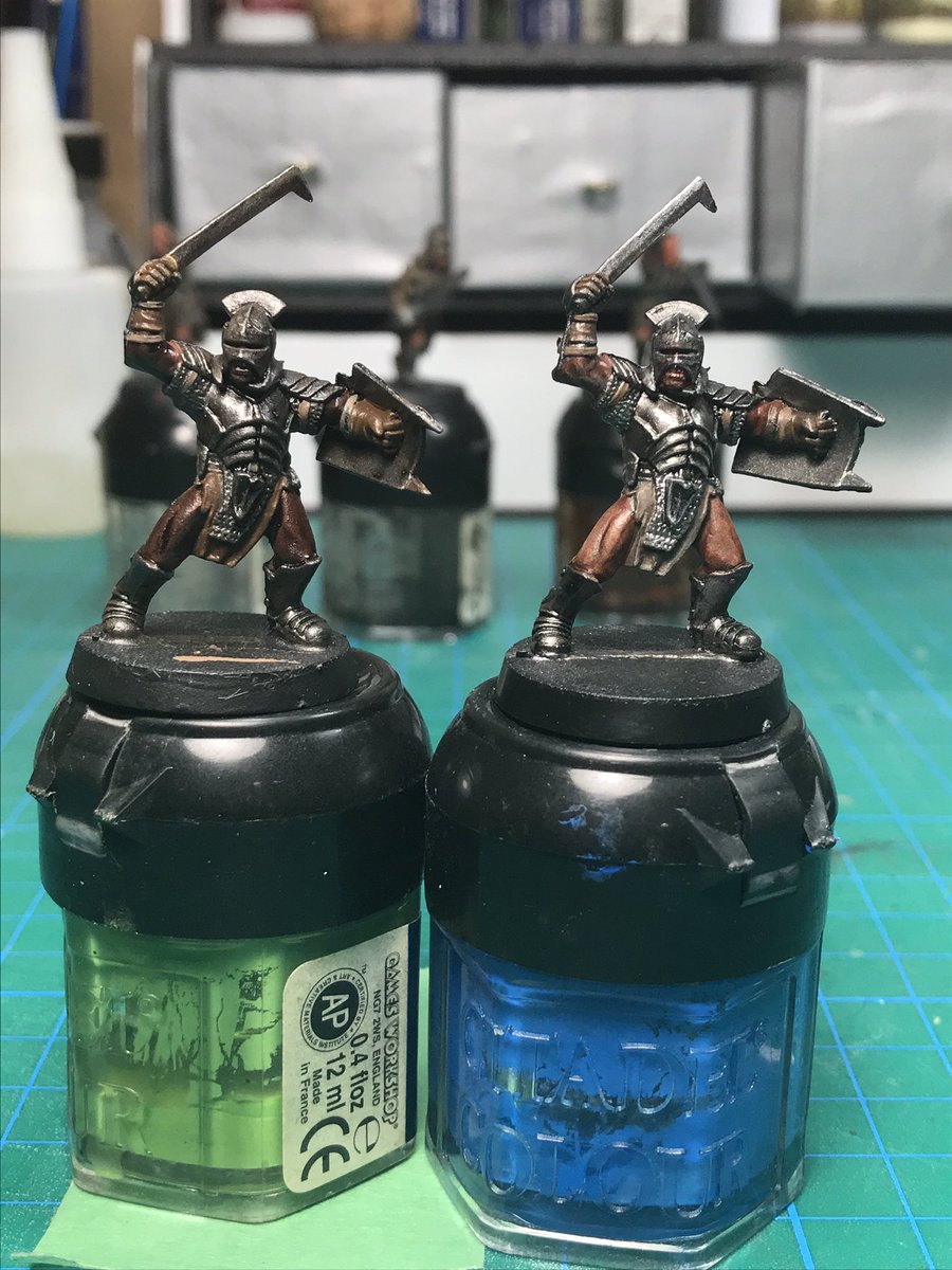 Painting WIP 
Trying to decide what looks best
What do you think Left or right let me know
#warhammer #LOTR #modelpainting #minipainting
