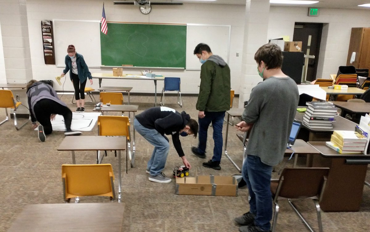 es_oshel's tweet photo. Testing code modifications and problem solving. A picture can't capture the collaboration. Excellent work CP Introduction to Computer Science. #prairiescience @CPHSGophers https://t.co/TZlXXSAiJk