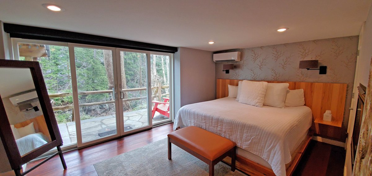 The House at High Falls is the perfect spot for your group or family's next retreat. 😊
ledgeshotel.com/the-house-at-h…

#TravelTuesday #ledgeshotel #takemetoledges #houseathighfalls #gorge #poconomtns #stayselect #travel #getaway #settlershospitality #hawleypa #visitpa #discovernepa