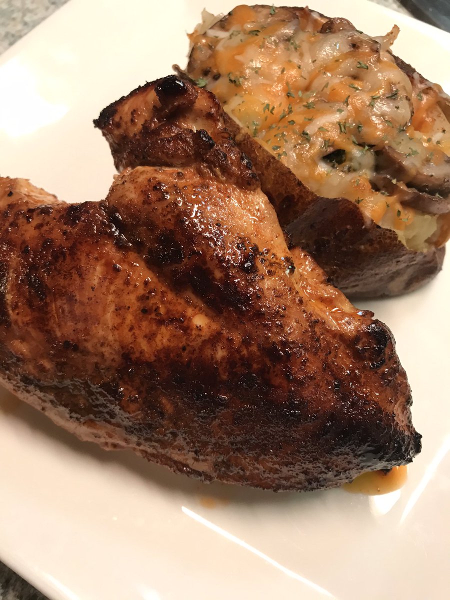 Chef_VNell's tweet photo. Blackened Cajun Chicken Breast ( https://t.co/A03OkmyA3H )#cheflife #chefsroll #foodnetwork #greatfood #neworleansoriginal #chefvnell #productofneworleans #creolefood #chefworld #truecooks #cajun #cajunfood #neworleansfood #foodnetworkmagazine #chefstable #ironchef #gottahaveit https://t.co/DaD2wmwWFQ