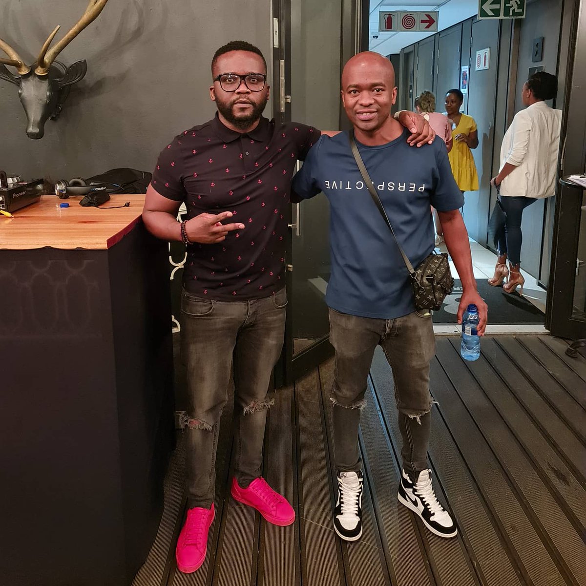 TholiBSA's tweet image. Always a vaaaab with the gents #FirstSundays #RooftopBBQSandton #Fergusons @senzo__radebe @FrankySA @DJCapital90 @KILMpopo_ZA