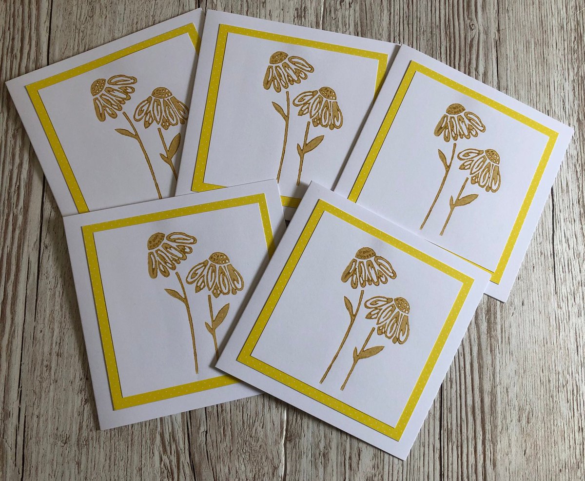 💛NEW💛

Pack of 5 Handmade daisy wild flowers meadow yellow white spots blank note cards 

#craftbizparty #newonetsy

etsy.me/3wvSKQU