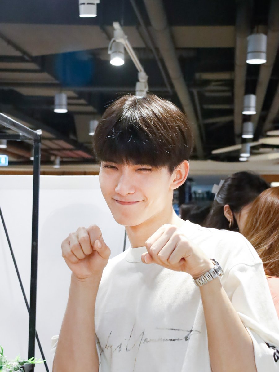 TingParPai's tweet photo. เฟริสท์ ฉลองรัฐ @firstfh5 แวะมาแสดงความยินดีในวันเกิดจา พชร @jaestsx
📍ทั้งสองกำลังจะมีผลงาน #CloseFriendโคตรแฟน มินิซีรีส์สุดแหวกแนวระหว่างคนกับแมว ประกอบเพลง เป็นได้แค่เพื่อน โดยคอปเตอร์
เพลงเต็ม https://t.co/js47yiR2PO
#JaFirstxTeaserClosefriend https://t.co/1xhTrp9GIb https://t.co/QjkOw11yta
