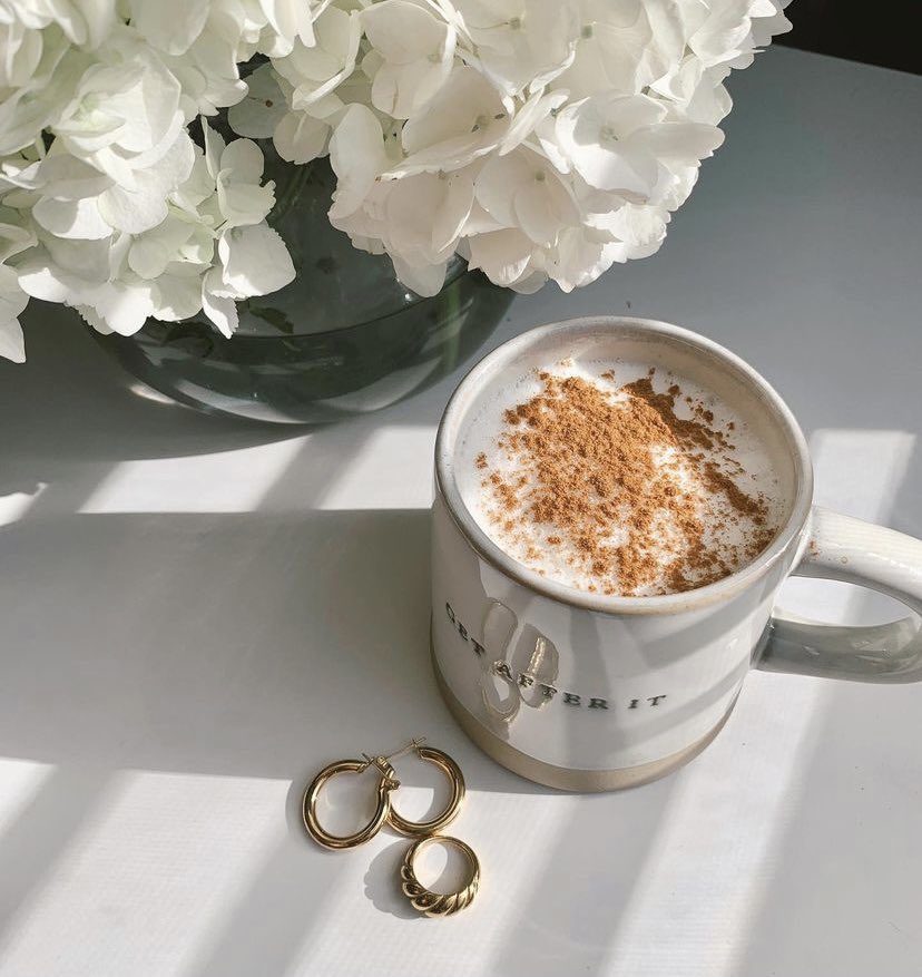 shopblushbliss's tweet photo. Coffee &amp; jewelry ✨ shop our jewelry https://t.co/CNrEJ5OthW 💫 // #goldjewelry #trendyjewelry #smallbusiness https://t.co/peQ7EZCdCm