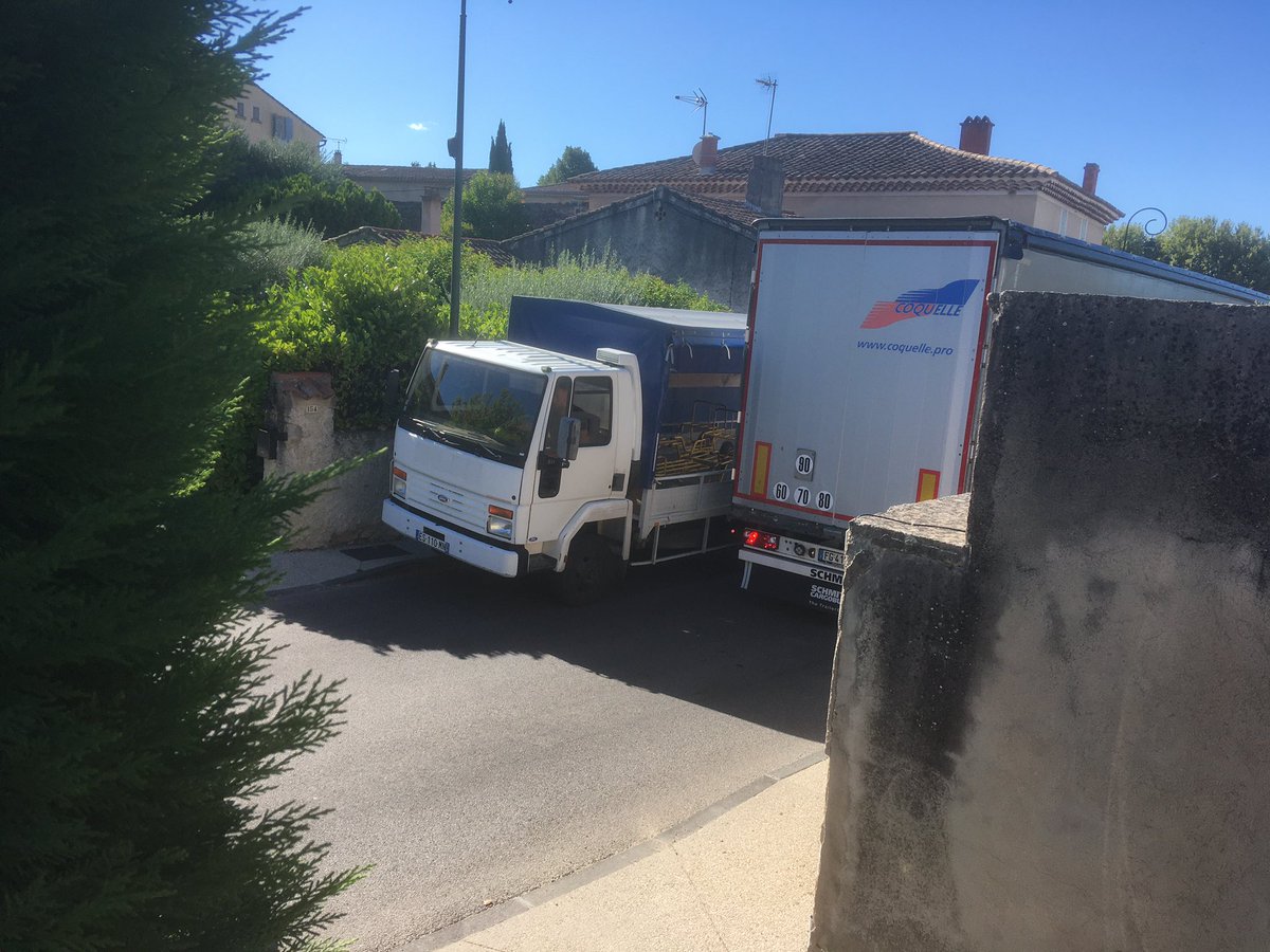 MocMarie's tweet photo. @Prefet84 @RoutePlusSure @Interieur_Gouv Sécurité routière à Mazan: quand les camions roulent sur les trottoirs de l avenue de CAROMB....à quand une action musclée du Préfet?
@Prefet84 @RoutePlusSure @lfavier84 @laprovence @LeDLVaucluse @Interieur_Gouv https://t.co/spTN9k1rYG