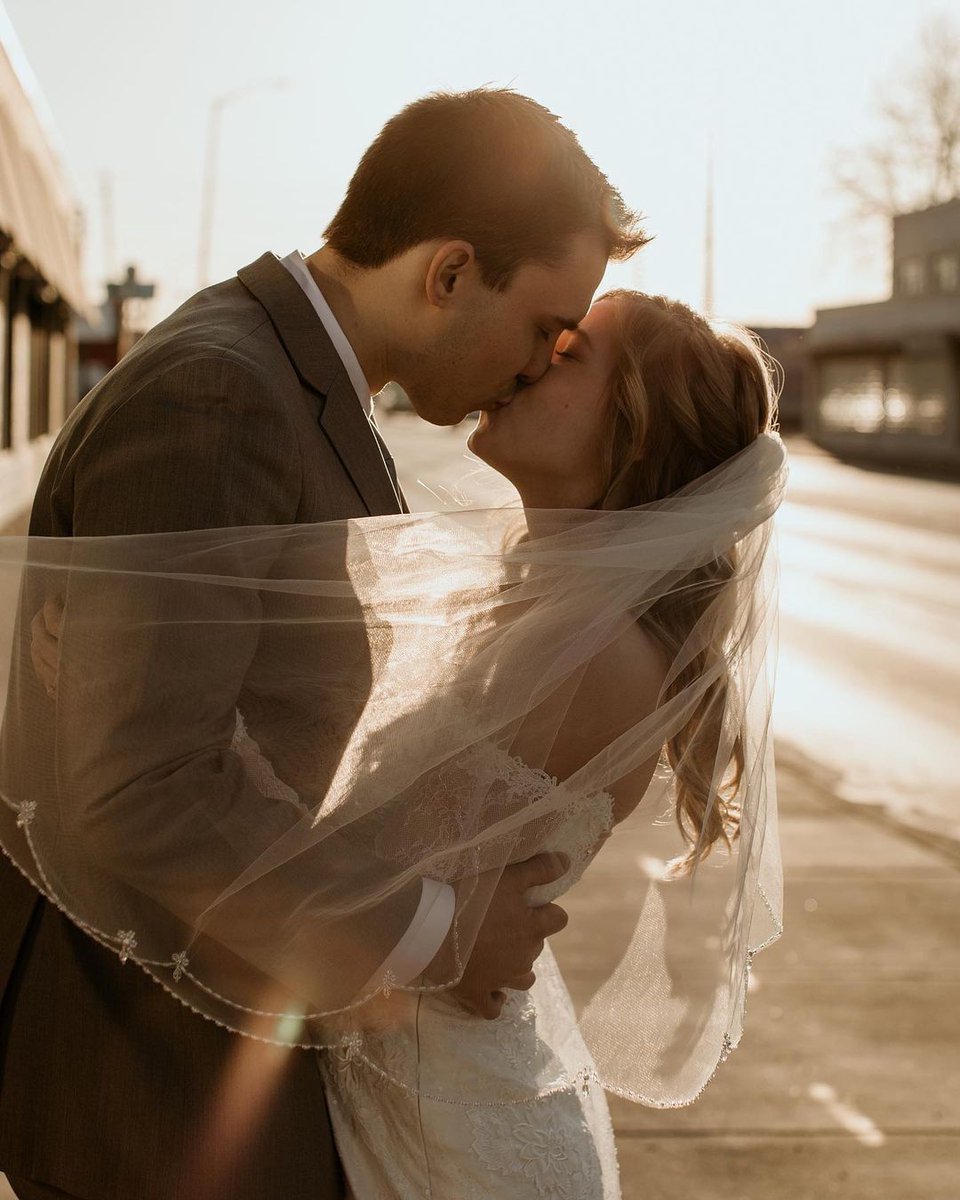 Neidhammer's tweet photo. Congratulations Jeremy and Maddie 🥰 Love these shots by Sarah McLimore Photography!
#neidhammerwedding #indywedding #indybride #bridetobe #weddingday #weddinginspo https://t.co/8UmkKmRC6x