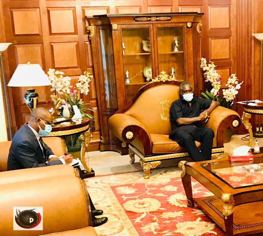 Planificando la evacuación de algunos pacientes víctimas del 7M que, según informes médicos, necesitan otro tipo de tratamiento.