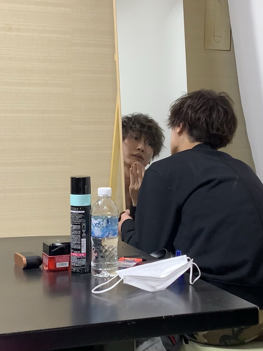 夜中に後上💚 この鏡越し顔面見て、うなされてしまえ😋 おやすみ😊 #純