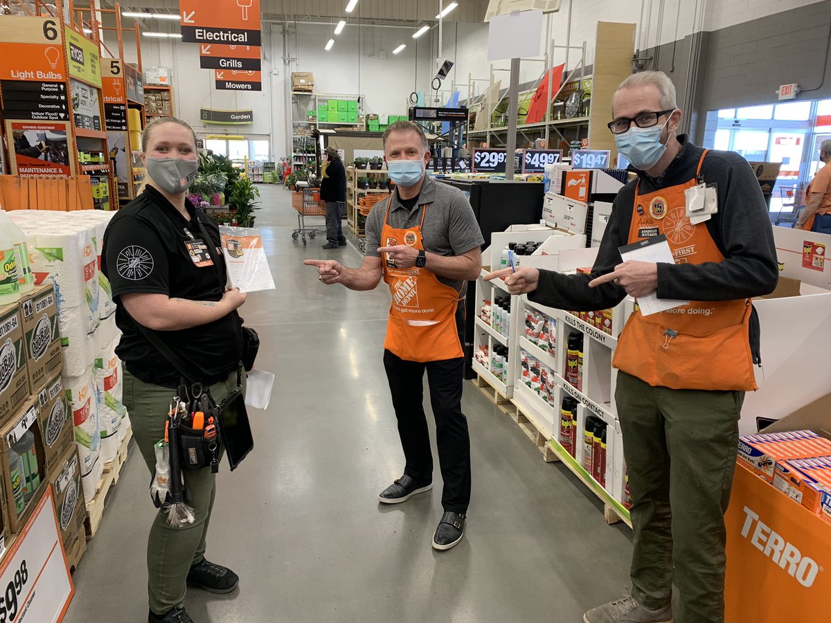 THD1805's tweet photo. Thank you @HDdistrict143 for recognizing our amazing associates here in Twin Falls! https://t.co/Gx8YTDU9nH