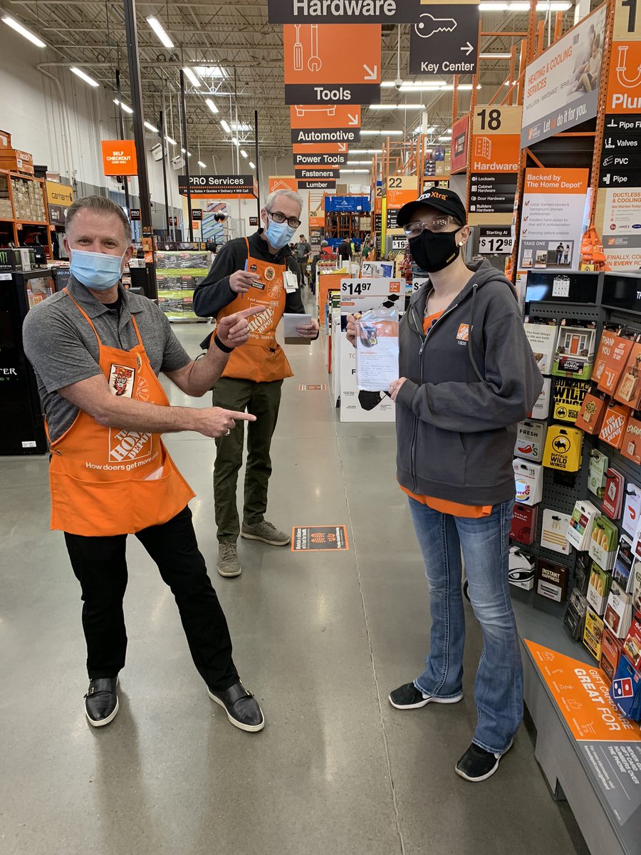 THD1805's tweet photo. Thank you @HDdistrict143 for recognizing our amazing associates here in Twin Falls! https://t.co/Gx8YTDU9nH