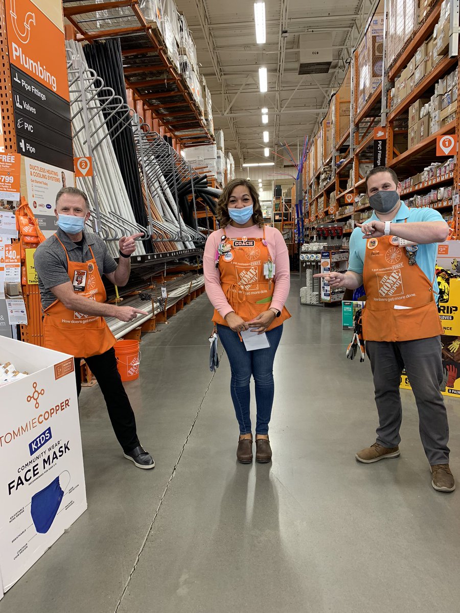 THD1805's tweet photo. Thank you @HDdistrict143 for recognizing our amazing associates here in Twin Falls! https://t.co/Gx8YTDU9nH