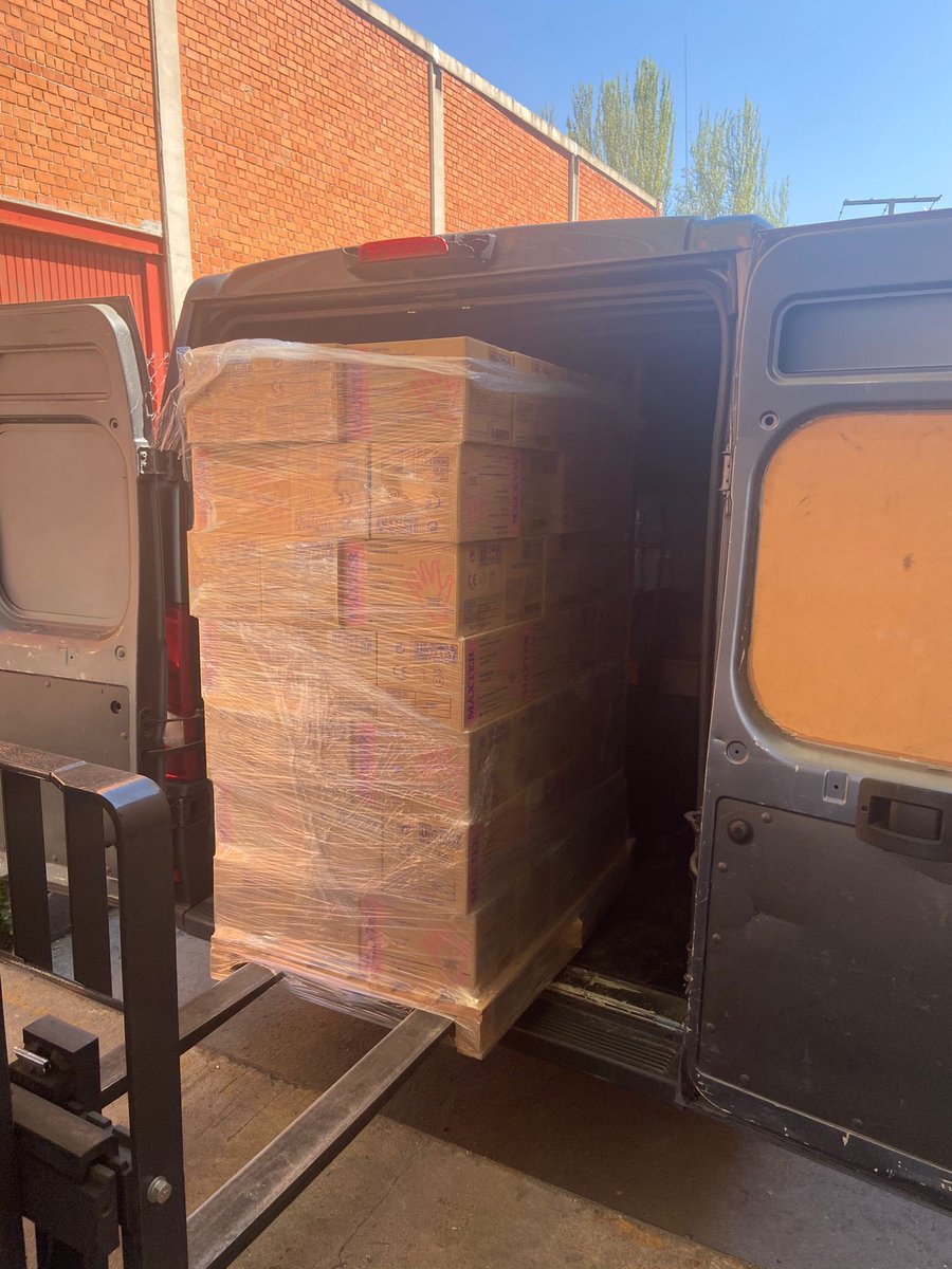 Hoy entregamos en la Comunidad Valenciana cientos de miles de guantes de nitrilo #import #export #covid19 #health