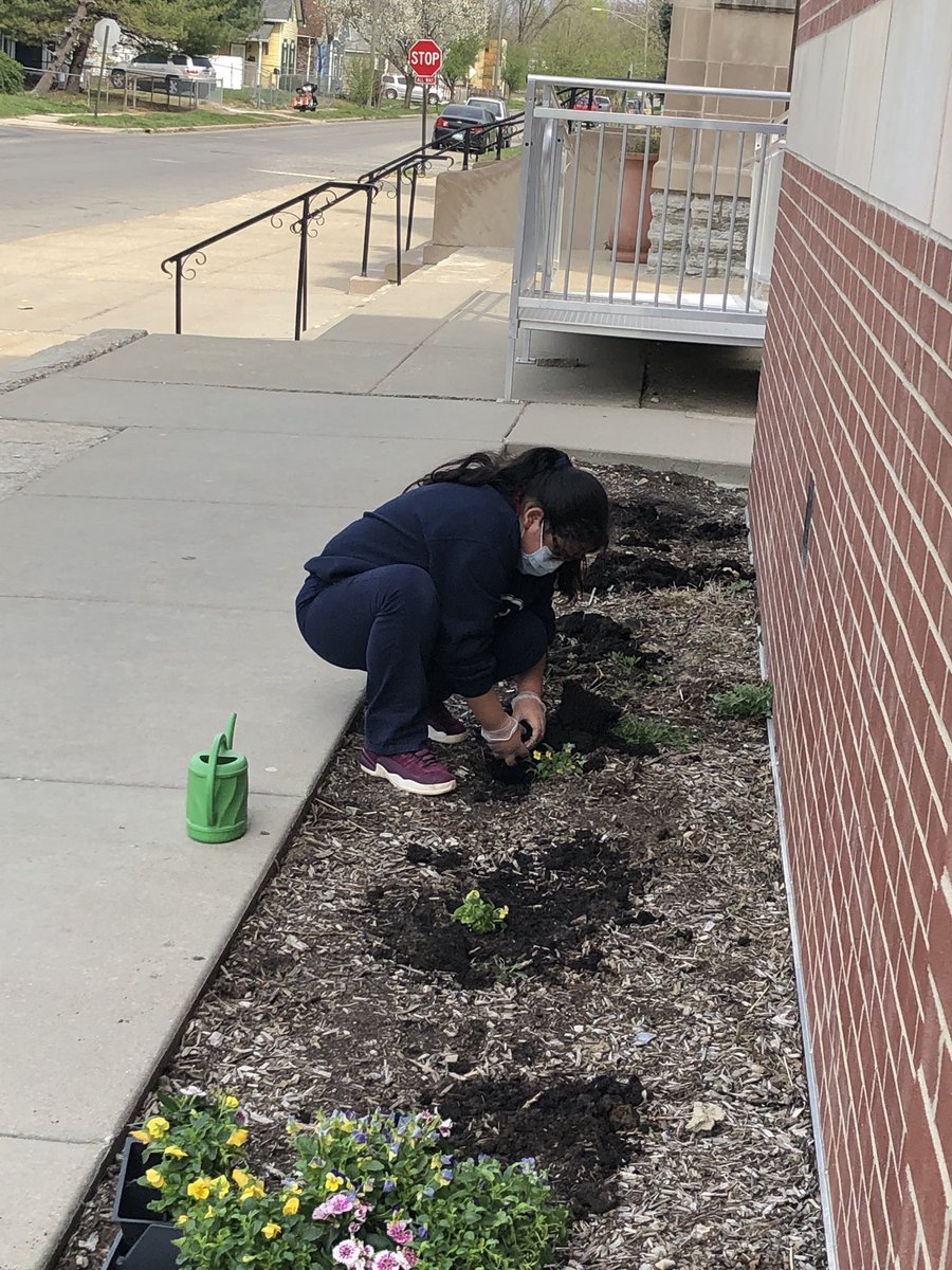 stanthonyindy's tweet photo. 5th grade has been planning service projects for the last few weeks. They are accepting food donations for Billie’s Food Pantry and donations for the Animal Shelter. They also planted flowers in front of the school today during recess! Thanks to all the students who have helped! https://t.co/D2i0JxRZwc