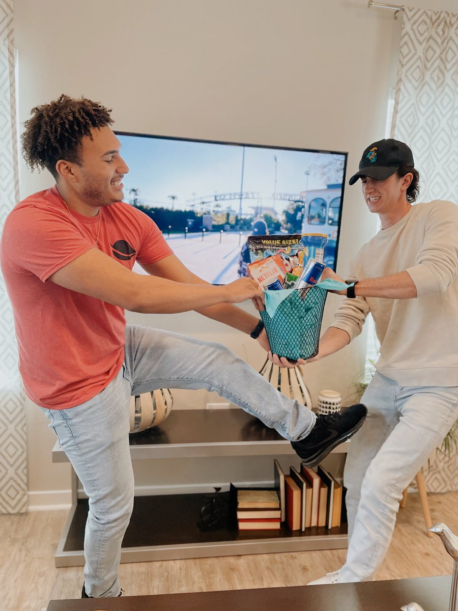 Are you spending your spring break relaxing by the TV 📺 Let Aspen support your binge habits with this movie basket made for you 🍿 Comment your favorite shows to binge over break for a chance to win! 

#Aspen💙 #bingewatching #springbreak