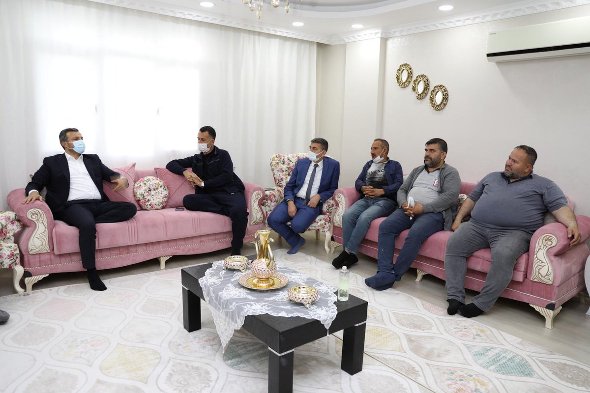 fmkocaispir's tweet photo. Kiremithane Mahallemiz'de, Salih Yıldız ve Abuzer Özger'i ziyaret ettik. Dayanışmanın ve paylaşmanın en güzel yanı birlikte olmak. Misafirperverlikleri için hemşehrilerime teşekkür ediyorum. https://t.co/MY2RF3sEP6