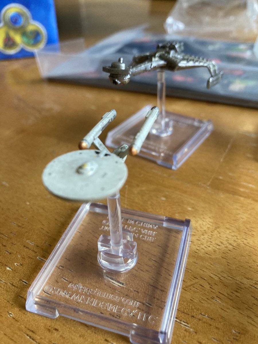 Quantum_Sheep's tweet photo. The D7 is my favourite Klingon ship - theyโre just unbearably cool!
This tiny Enterprise though...
#startrek #startrektheanimatedseries #attackwing #miniatures https://t.co/dmas08USQO