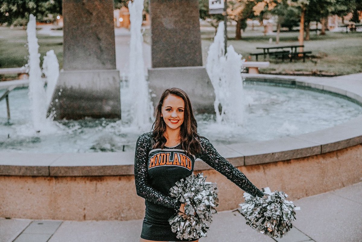 MidlandU's tweet photo. “You can worry about everyone else around you, but at the end of the day, the only thing you can control is who you are and who you are becoming.”

Read Natalie's story >> https://t.co/bgdMMPlrDH https://t.co/hn5wad1xZT