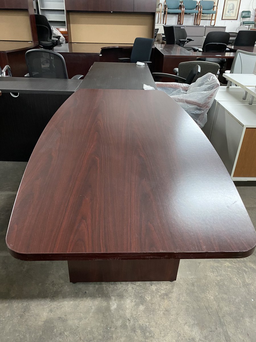 DFSIHOUSTON's tweet image. Conference tables, visit us today at dfsihouston.com or give us a call at 281-726-2939 #boatshaped #conferencetable #commercialtable #houston #texas