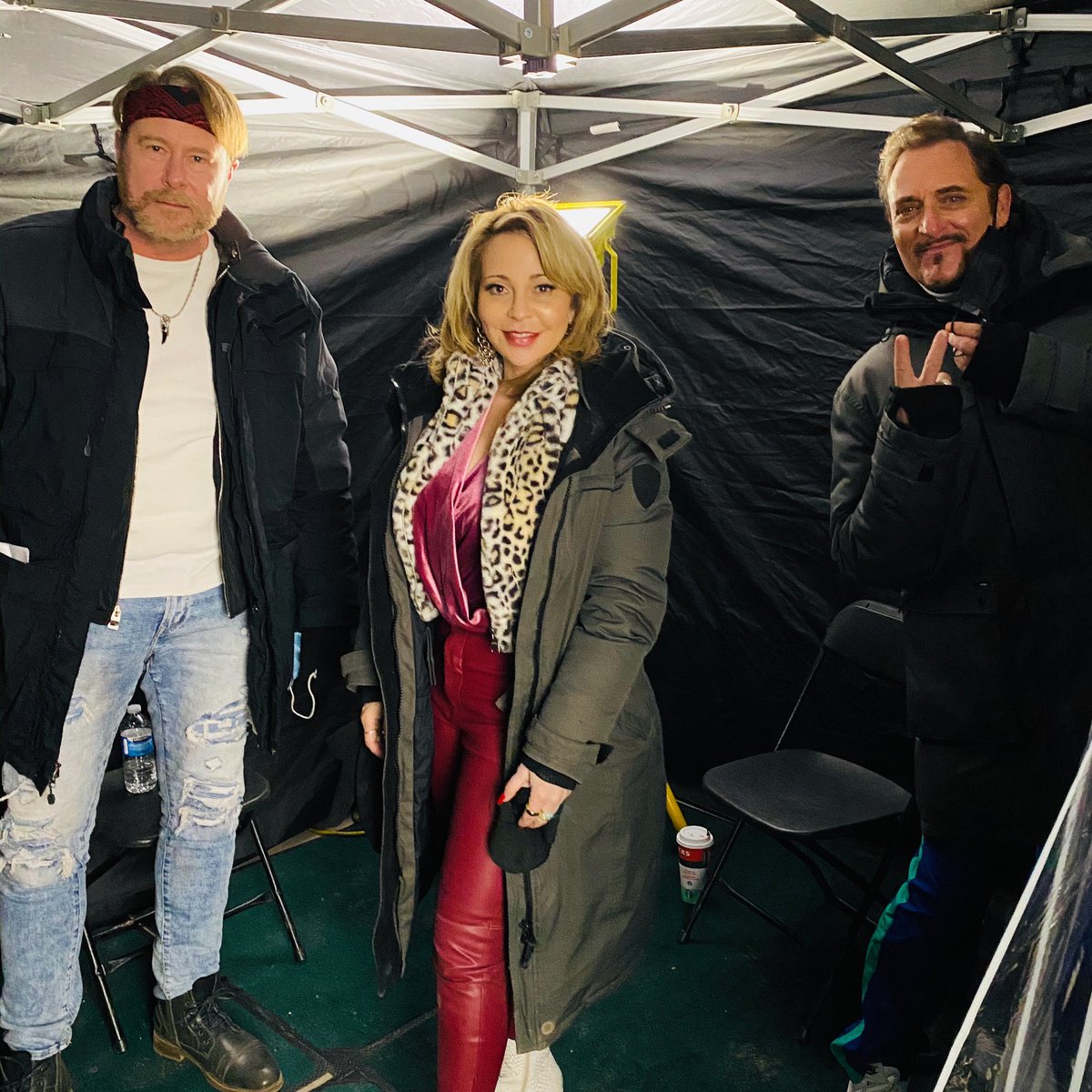 tarastrong's tweet image. Did someone say #seasonfinale? I’m gonna miss my boys @KimFCoates @imdeanmcdermott @PrettyHardCases #prettyhardcases #teamtiggy #mamabear 💛🐻