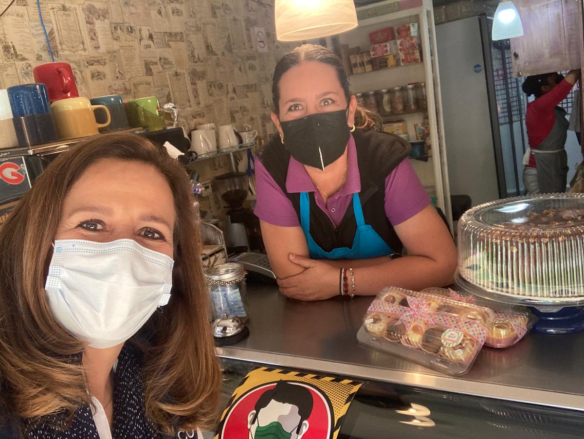 Hoy tocó recorrido por la colonia Escandón I Sección, saludé a Conchita en el café Xanath. Como mujer emprendedora sabe lo que es romper barreras y abrirse paso. Urge reactivación económica y apoyos para quienes trabajan y producen.