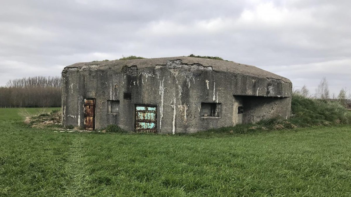 VDNArmentieres's tweet photo. Dans le blockhaus de #Bachy, une soute à munitions de 5 à 6m de profondeur? https://t.co/F0JYXZzYQx https://t.co/H4A1B0Ak3m