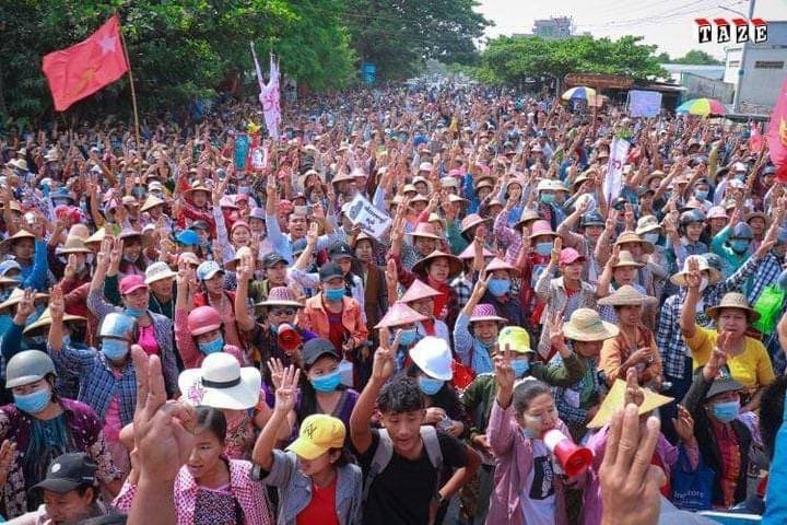 Amanda86601340's tweet photo. In an act of defiance, massive crowd of democratic warriors protested against military dictatorship everyday fearlessly in Tanze City although junta’s thugs are killing peaceful protesters nationwide. 
STOP INTERNET SHUTDOWN
#Apr6Coup
#WhatsHappeningInMyanmar https://t.co/2RSWKppkG8