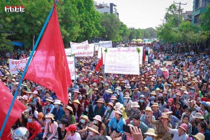 Amanda86601340's tweet photo. In an act of defiance, massive crowd of democratic warriors protested against military dictatorship everyday fearlessly in Tanze City although junta’s thugs are killing peaceful protesters nationwide. 
STOP INTERNET SHUTDOWN
#Apr6Coup
#WhatsHappeningInMyanmar https://t.co/2RSWKppkG8