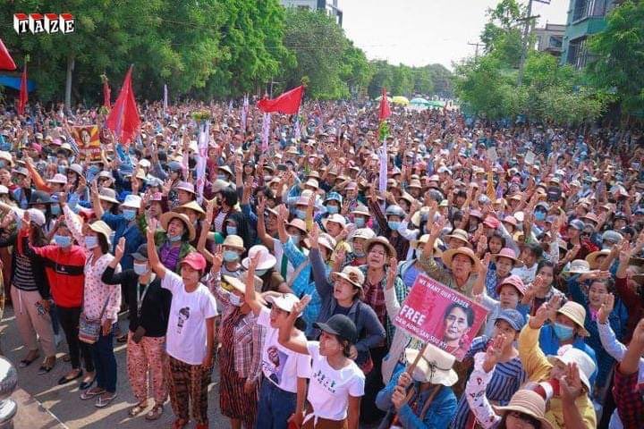 Amanda86601340's tweet photo. In an act of defiance, massive crowd of democratic warriors protested against military dictatorship everyday fearlessly in Tanze City although junta’s thugs are killing peaceful protesters nationwide. 
STOP INTERNET SHUTDOWN
#Apr6Coup
#WhatsHappeningInMyanmar https://t.co/2RSWKppkG8
