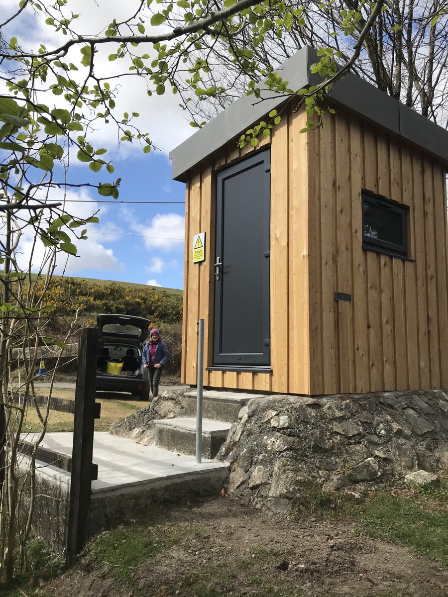 It’s a wrap. Site tidied and everything returned to depot from #Trekeivesteps on Bodmin Moor. Great job by ⁦<a href="/DCfieldteamsEA/">Field Operations EA</a>⁩ ⁦<a href="/EnvAgencySW/">Environment AgencySW</a>⁩ on the new hut. Now we go again as the new financial year begins!