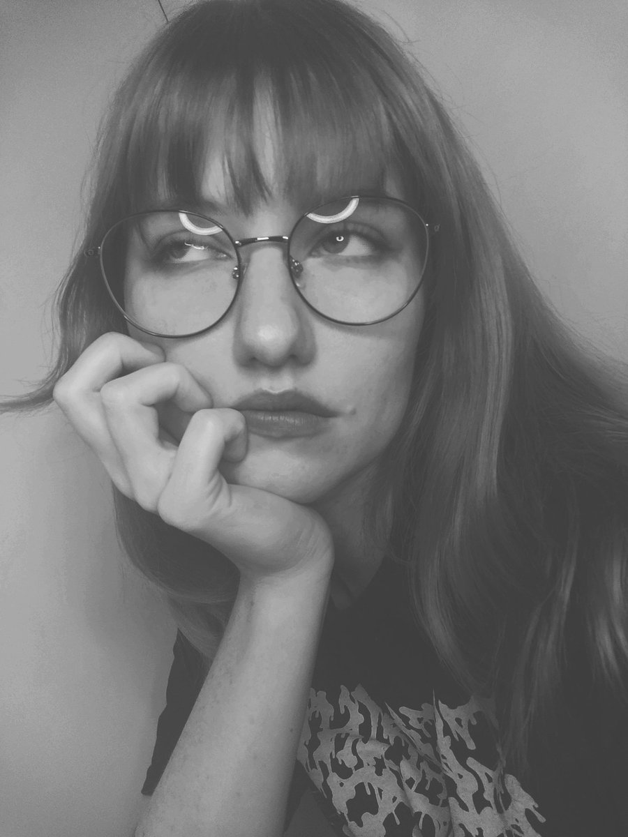 ElinJackie's tweet image. When you think you pressed The GO LIVE button but instead You hit The record button and you do not notice til you finished the first chapter of Little Nightmares 2... 😂💚💜
Hello YT
 #smallstreamerproblems