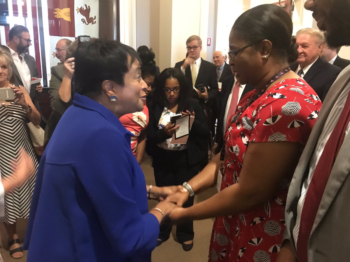 LibnOfCongress's tweet image. It is National Library Workers Day. Thank you to all our colleagues across the country for your hard work and dedication. You’ve kept your libraries running and users connected during this difficult time. You should be celebrated not only today but every day. #NationalLibraryWeek