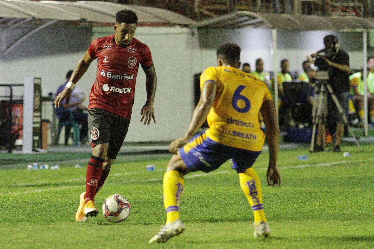 marceloprestes's tweet photo. 🔴⚫️🔶🔷 #Brapel - O clássico 365 foi muito pobre e feio . Brasil  e Pelotas protagonizaram um jogo condizente com a tabela. O que resta é pedir paciência aos torcedores e que o tempo que Jacques e Tencati vão ter até o próximo jogo seja usado para evolução .
📸 AI-GEB https://t.co/gwNzx6RXK9
