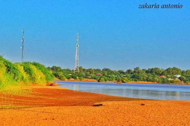 LuuqYouthLeague's tweet image. #Luuq is one of the most green towns in #Somalia and the most beautiful &amp;amp; jaw dropping landscapes on Earth, with a river encircling the town from every corner except for a 100 metres gap in the far south, which frees one from the river's enclosures. @GedoGovernor @OsmanDubbe