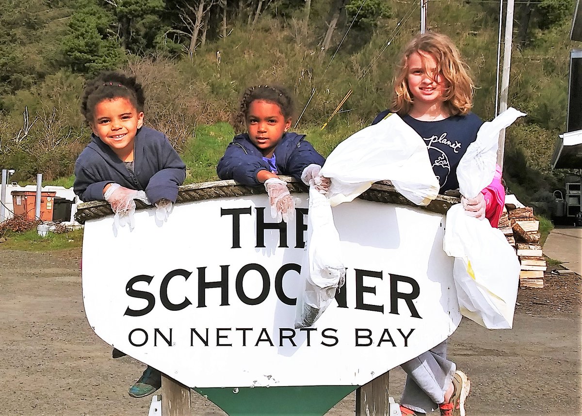 Even the youngest in our family play #Beachcleanupbingo at Netarts Bay netartsbaywebs.org/BeachCleanupBi…